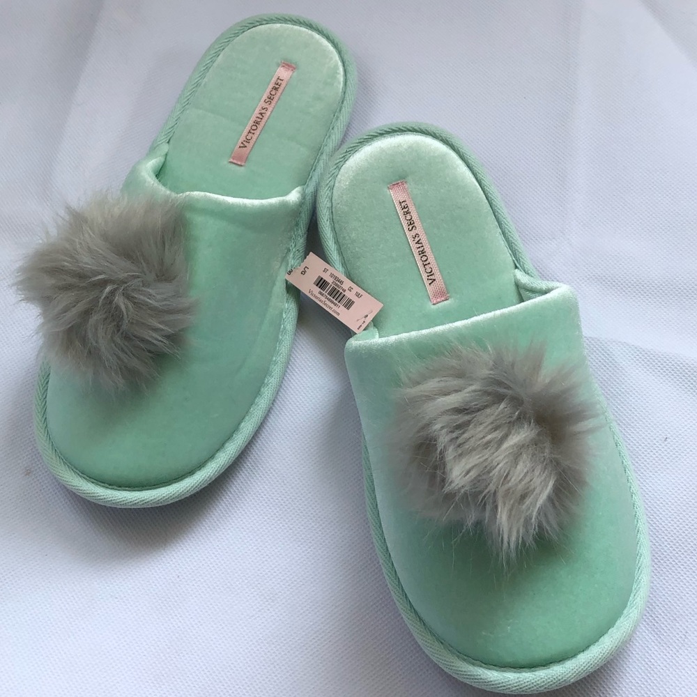 Victoria’s Secret Mint Flat Women’s Slippers NWB